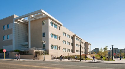 James Madison University wanted a state-of-the-art academic/research facility on campus. Skanska partnered with JMU to construct a space that promotes flexibility, interaction and collaboration.