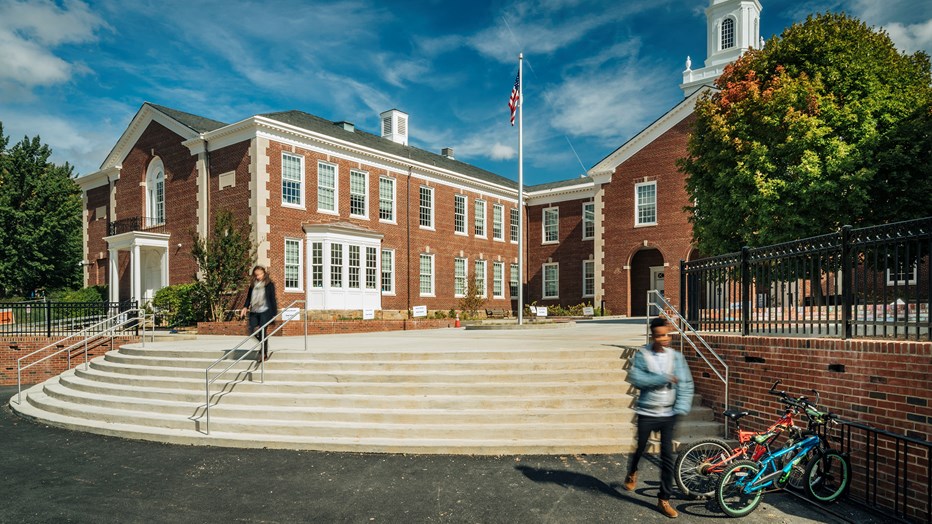 Originally constructed in 1931, Lafayette Elementary School required a modernized expansion and restoration of the historic facade. Skanska completed design-build services to ensure this urban, historically significant schoolhouse was successfully restored and expanded. 