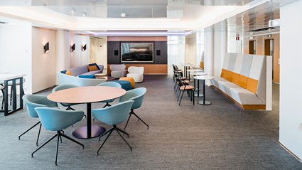 Eteläranta 10 has modern and comfortable lounges